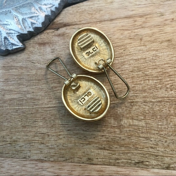 COPY - Vintage OLCi Gold Silver Tone Clip On Earrings - Picture 5 of 8